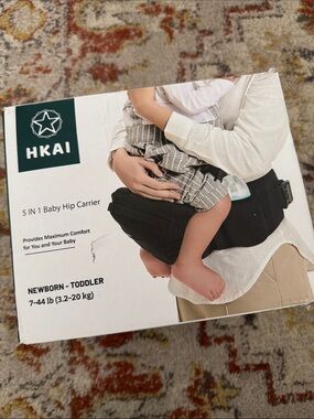 NWT baby hip carrier